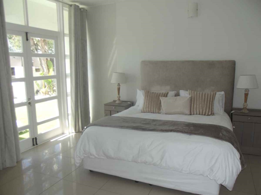 5 Bedroom Property for Sale in Bloubergstrand Western Cape